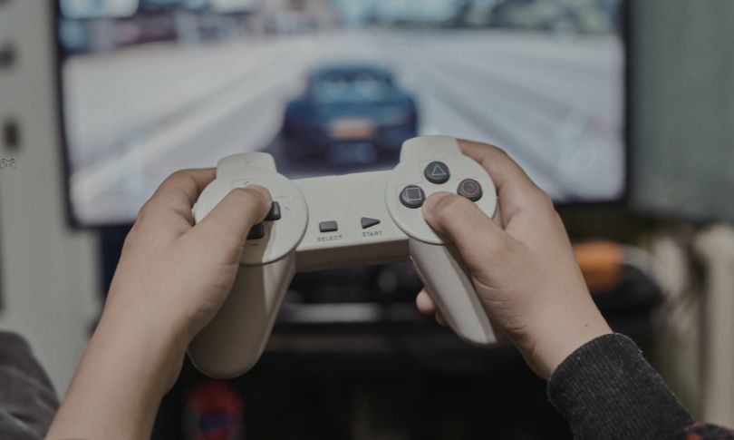 Video gaming influences sleep patterns, dietary behavior, and everyday physical activity in varied ways